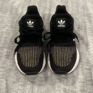 Adidas Swift Run